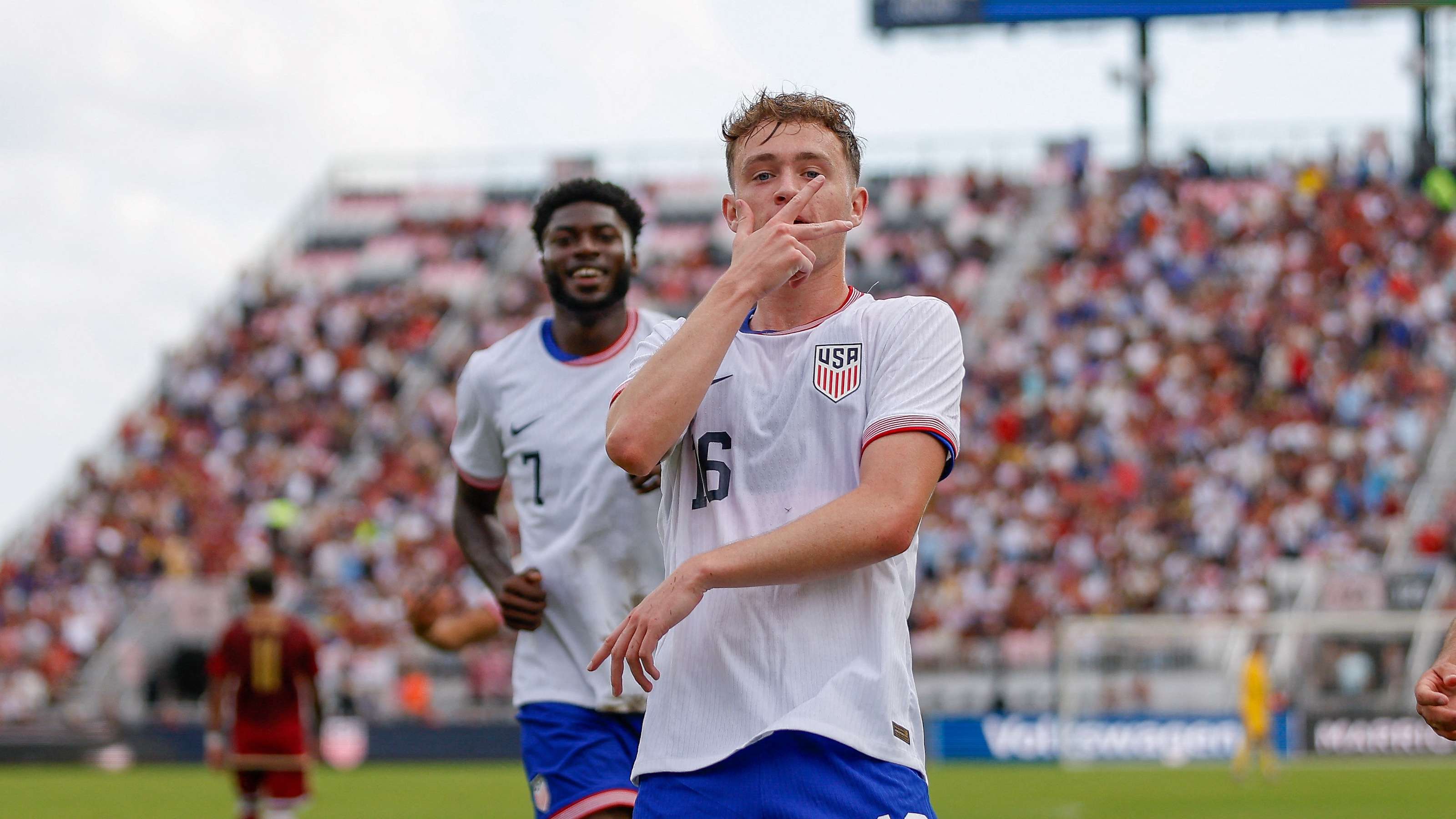 在众多有利 在众多有利